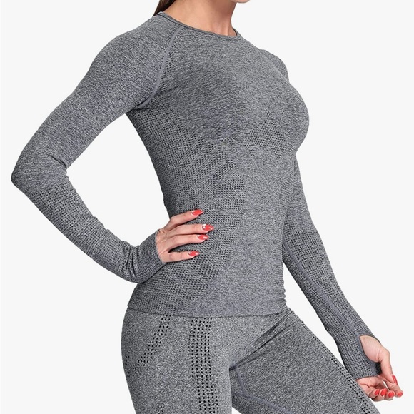 ✨FREE WITH $30 PURCHASE✨ Workout Long Sleeve Shirts for Women Gym Yoga Running - Picture 2 of 12